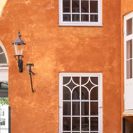 Апартаменты Former Dukes - 4 Bedrooms - 2 Bathroms *