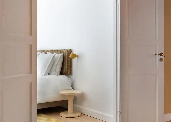 Former Dukes - 4 Bedrooms - 2 Bathroms Апартаменты *