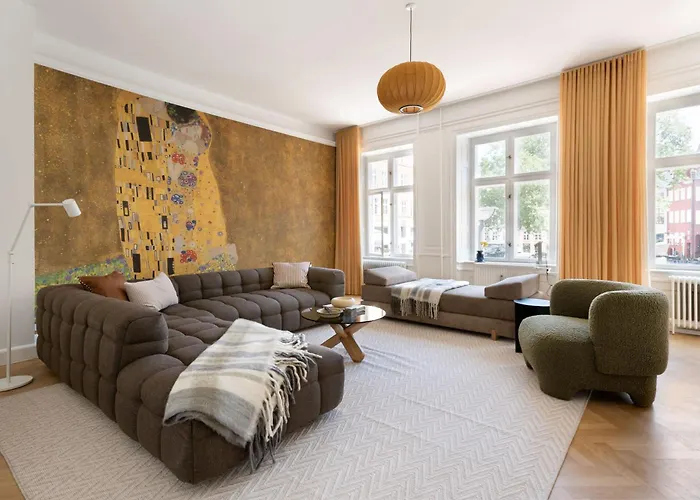 Former Dukes - 4 Bedrooms - 2 Bathroms Апартаменты *